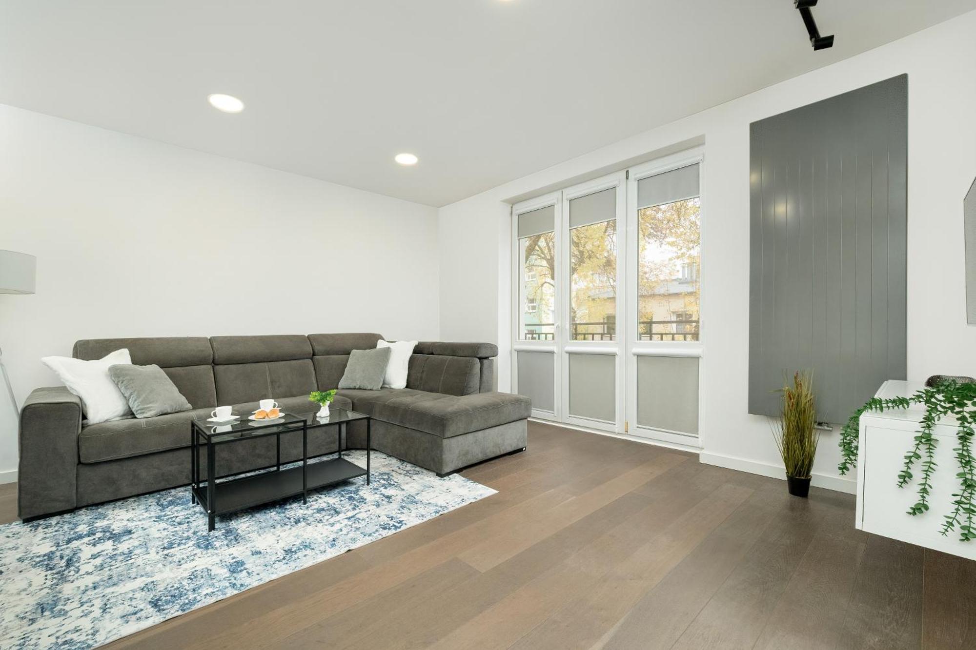 Modern With Smarttv & Wifi By Renters Apartament *